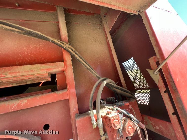 image for item IA9137 2002 Hesston 4910  large square baler