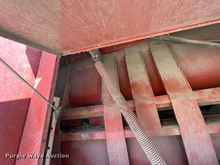 image for item IA9137 2002 Hesston 4910  large square baler