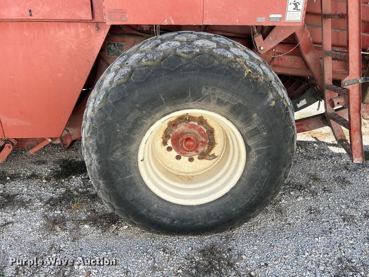 image for item IA9137 2002 Hesston 4910  large square baler