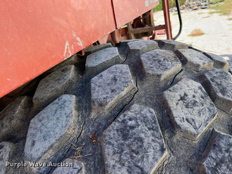 image for item IA9137 2002 Hesston 4910  large square baler