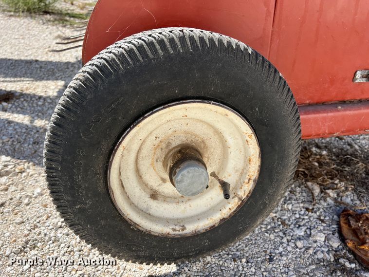 image for item IA9137 2002 Hesston 4910  large square baler