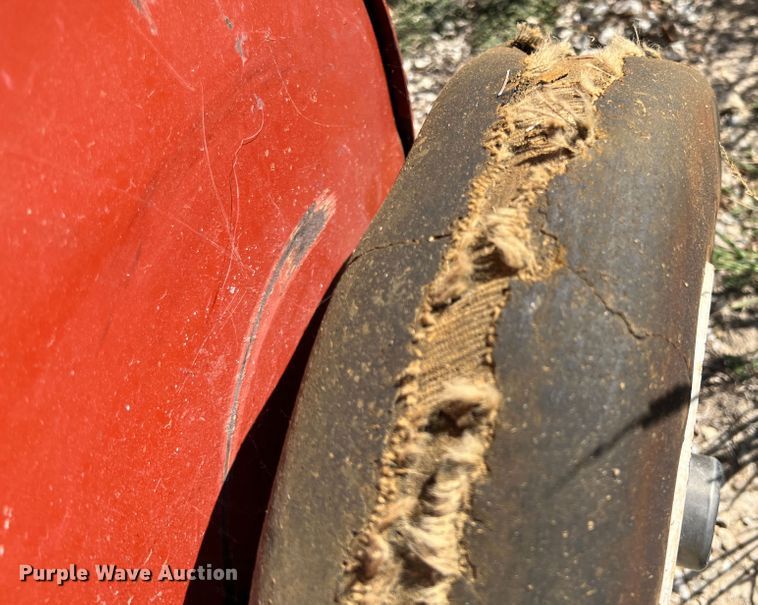 image for item IA9137 2002 Hesston 4910  large square baler