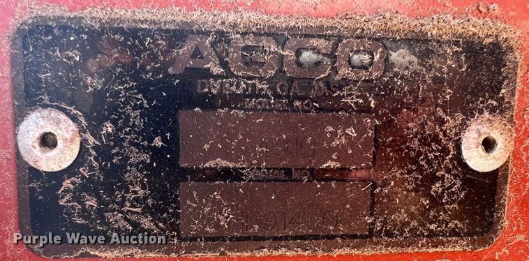 image for item IA9137 2002 Hesston 4910  large square baler