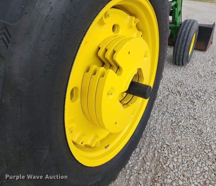 image for item KC9425 1971 John Deere 4320  tractor