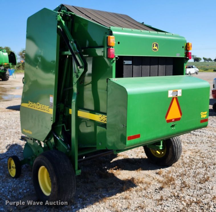 image for item KH9309 2003 John Deere 567  Mega Wide round baler