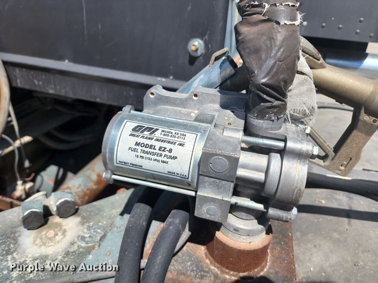 image for item KH9326 1988 Kenworth T800  truck cab and chassis