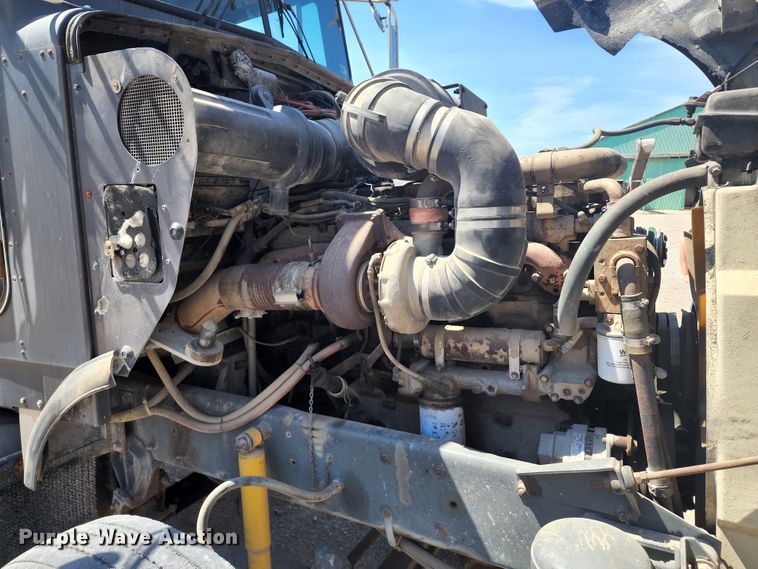 image for item KH9326 1988 Kenworth T800  truck cab and chassis