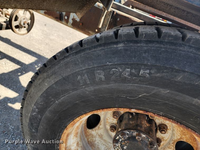 image for item KH9326 1988 Kenworth T800  truck cab and chassis