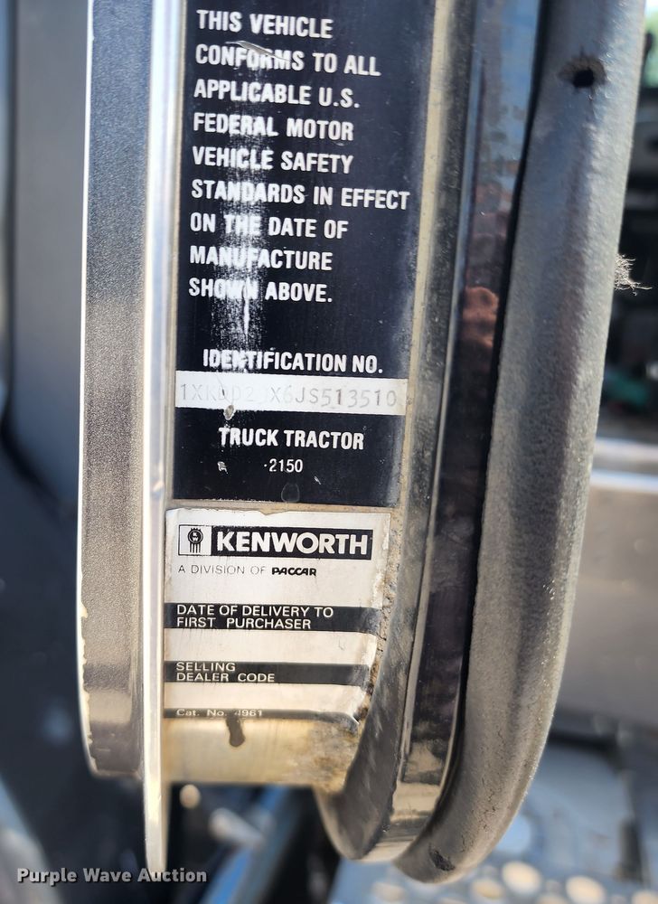 image for item KH9326 1988 Kenworth T800  truck cab and chassis