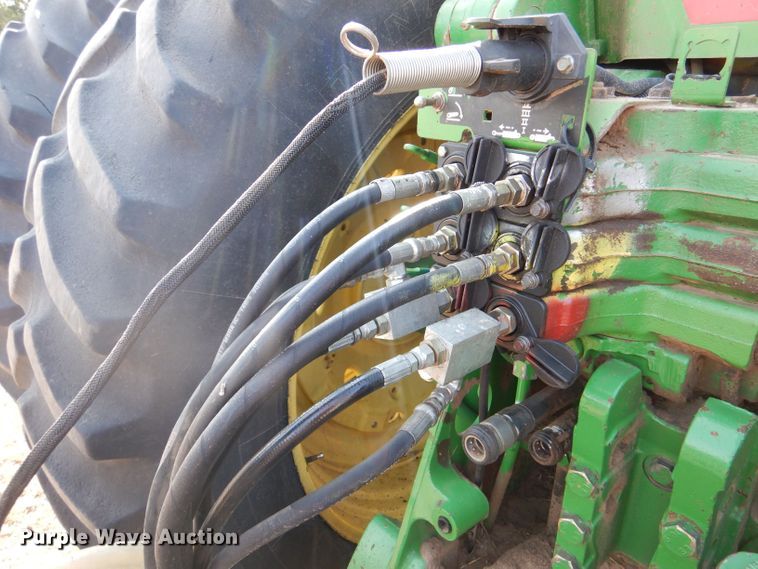 image for item LB9977 2005 White 8200  no-till planter