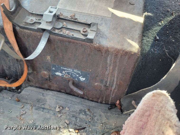 image for item LM9765 Allis Chalmers 7010  tractor