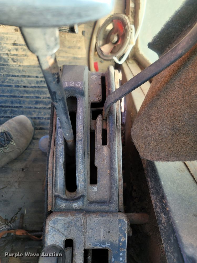 image for item LM9765 Allis Chalmers 7010  tractor