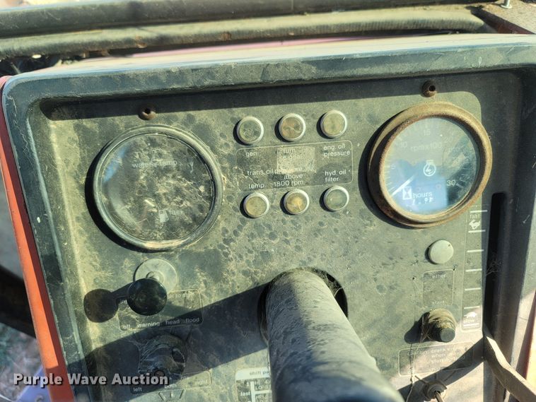 image for item LM9765 Allis Chalmers 7010  tractor