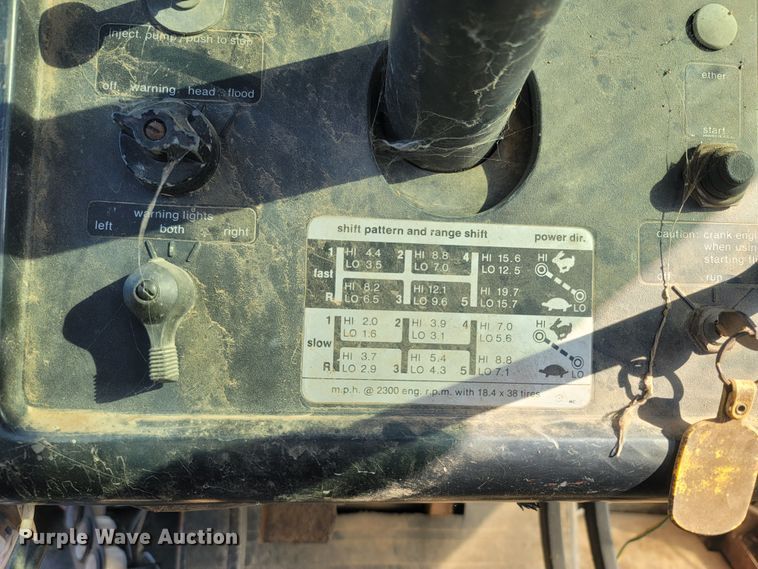 image for item LM9765 Allis Chalmers 7010  tractor