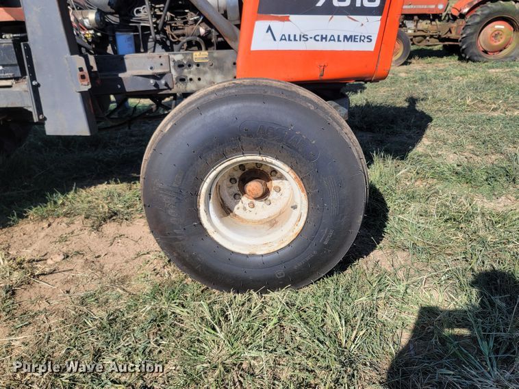 image for item LM9765 Allis Chalmers 7010  tractor