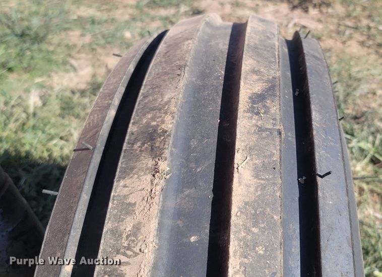 image for item LM9765 Allis Chalmers 7010  tractor