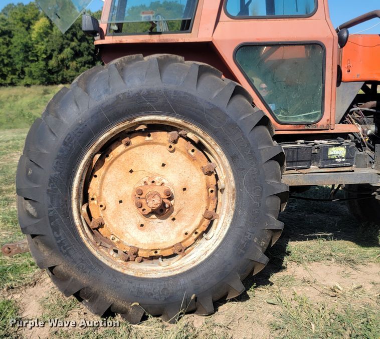 image for item LM9765 Allis Chalmers 7010  tractor
