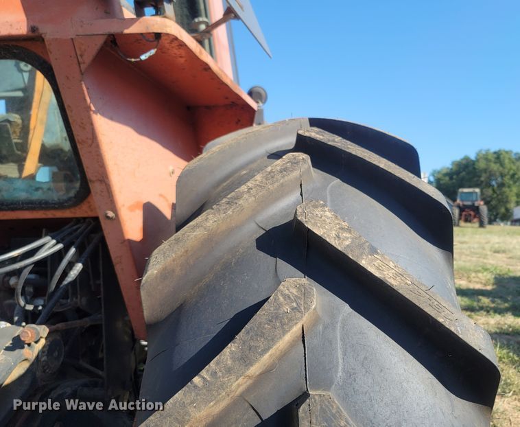 image for item LM9765 Allis Chalmers 7010  tractor