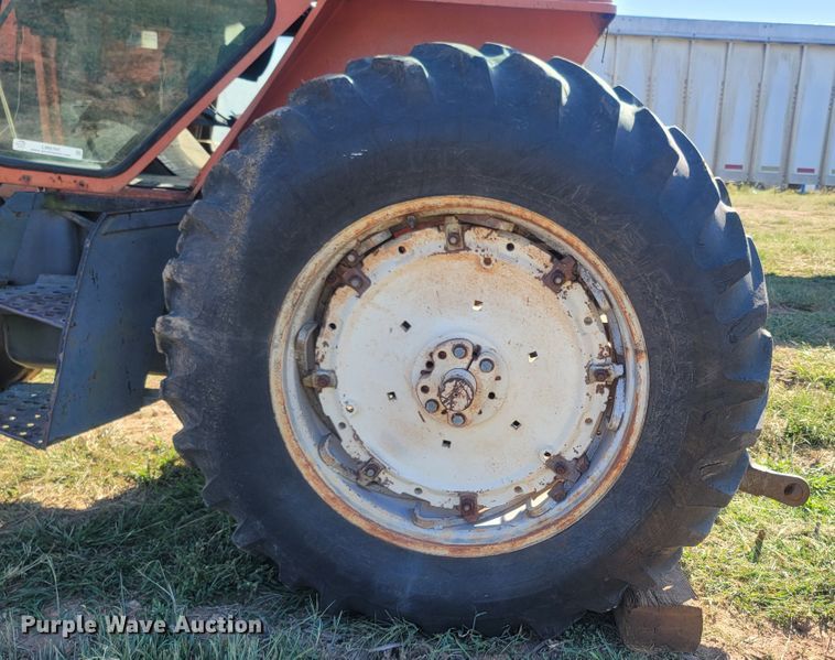 image for item LM9765 Allis Chalmers 7010  tractor