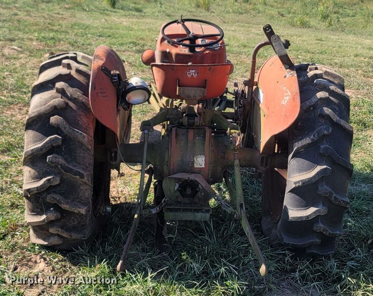 image for item LM9766 1970 Massey Ferguson 135  tractor