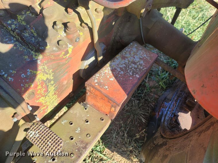 image for item LM9766 1970 Massey Ferguson 135  tractor