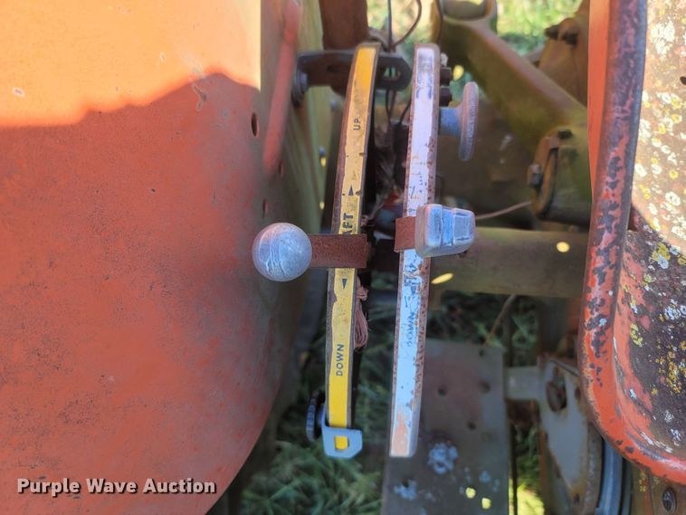 image for item LM9766 1970 Massey Ferguson 135  tractor