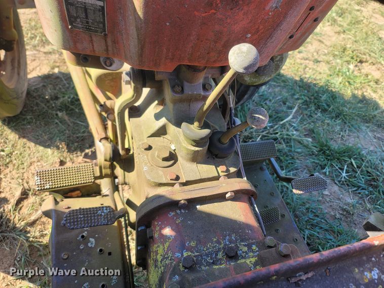 image for item LM9766 1970 Massey Ferguson 135  tractor