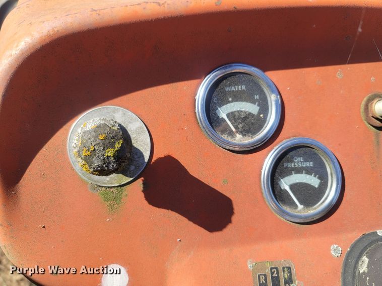 image for item LM9766 1970 Massey Ferguson 135  tractor