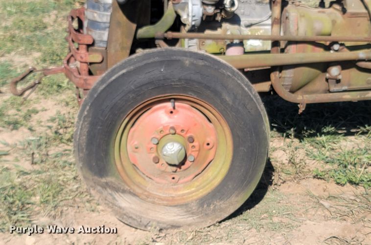 image for item LM9766 1970 Massey Ferguson 135  tractor