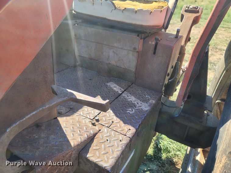 image for item LM9785 1967 Massey Ferguson 1100  tractor