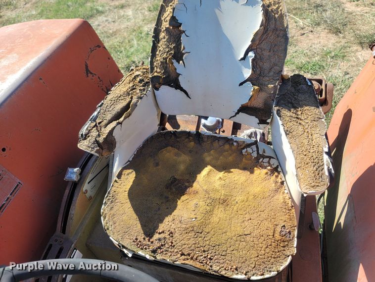 image for item LM9785 1967 Massey Ferguson 1100  tractor