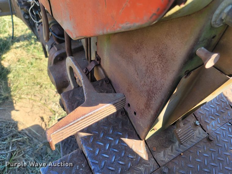 image for item LM9785 1967 Massey Ferguson 1100  tractor