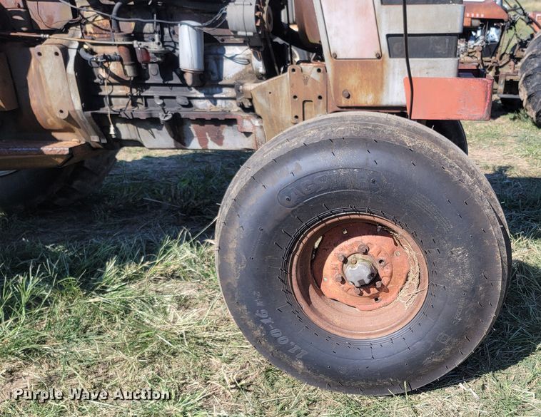 image for item LM9785 1967 Massey Ferguson 1100  tractor