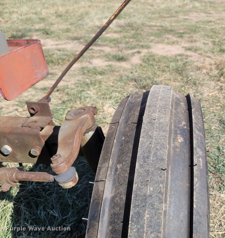 image for item LM9785 1967 Massey Ferguson 1100  tractor