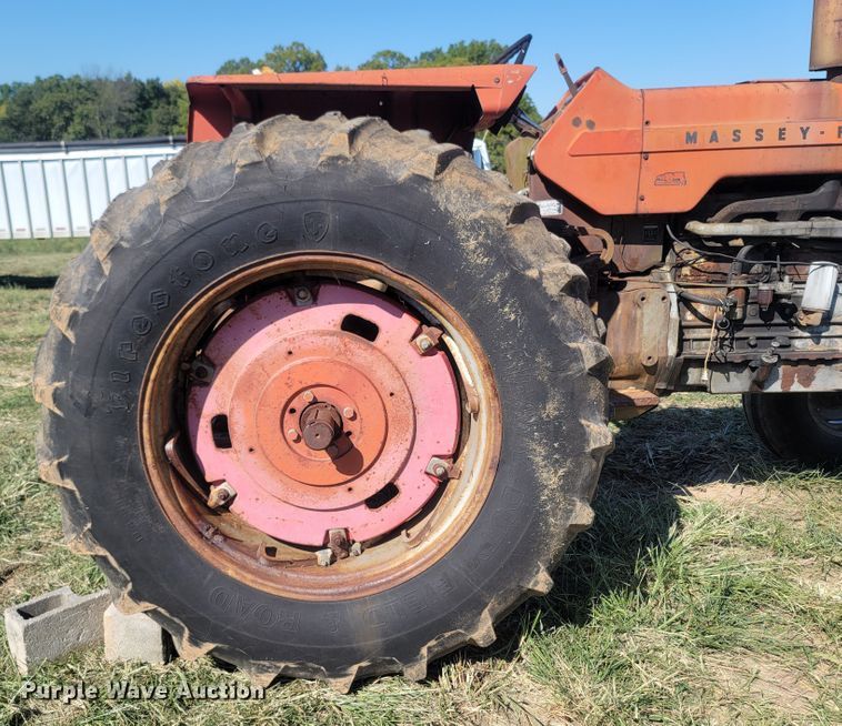 image for item LM9785 1967 Massey Ferguson 1100  tractor