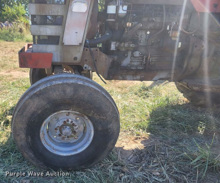 image for item LM9785 1967 Massey Ferguson 1100  tractor