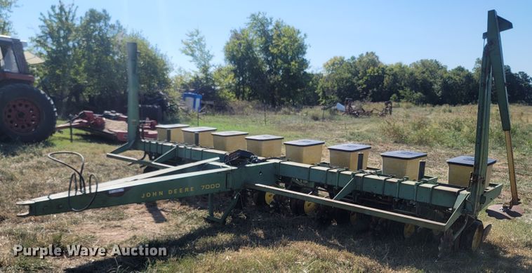 image for item LM9786 John Deere 7000  no-till planter
