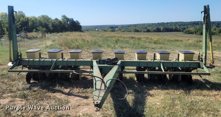 image for item LM9786 John Deere 7000  no-till planter