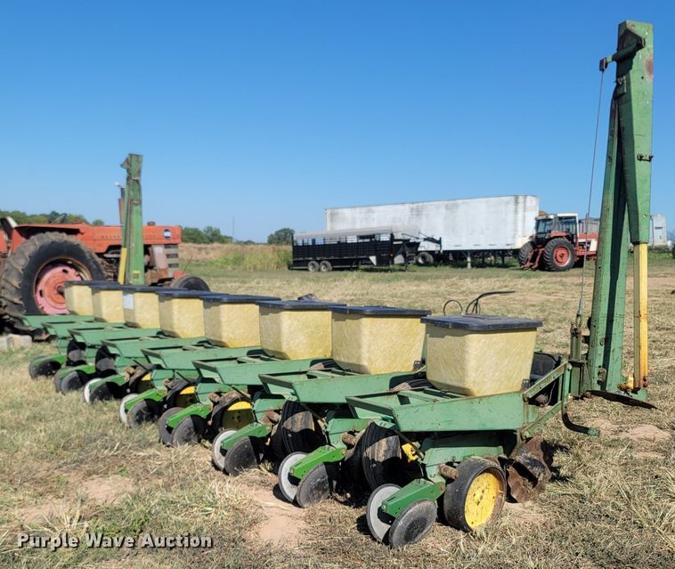 image for item LM9786 John Deere 7000  no-till planter