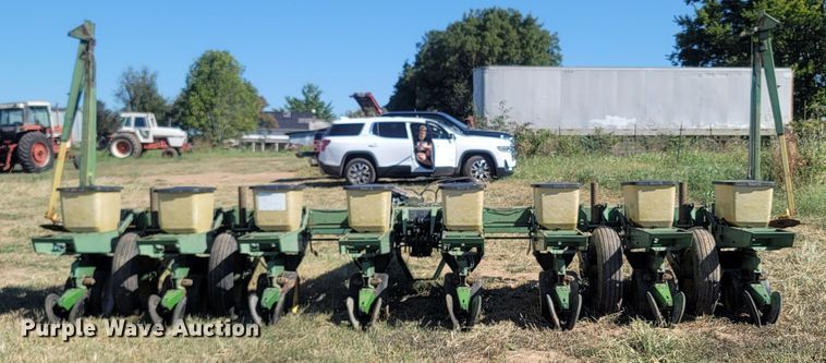 image for item LM9786 John Deere 7000  no-till planter