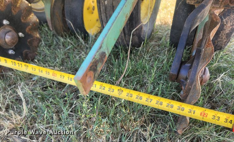 image for item LM9786 John Deere 7000  no-till planter