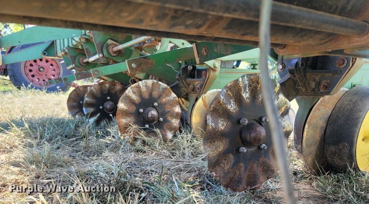 image for item LM9786 John Deere 7000  no-till planter