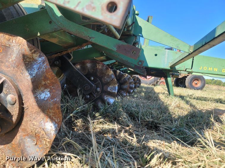 image for item LM9786 John Deere 7000  no-till planter