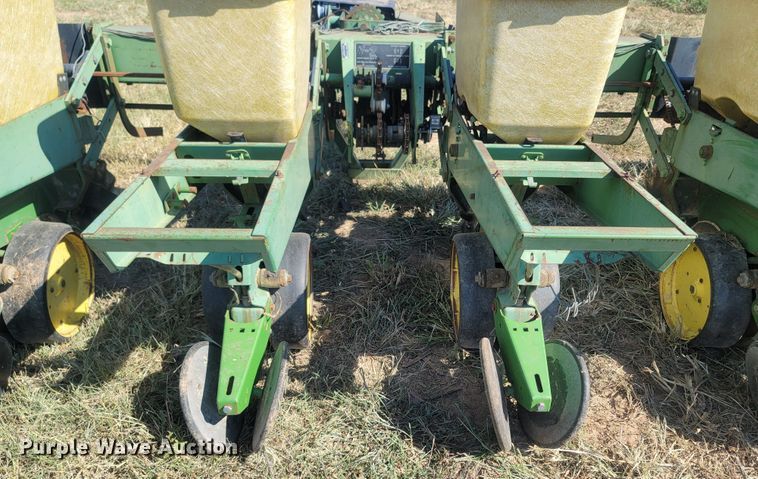 image for item LM9786 John Deere 7000  no-till planter