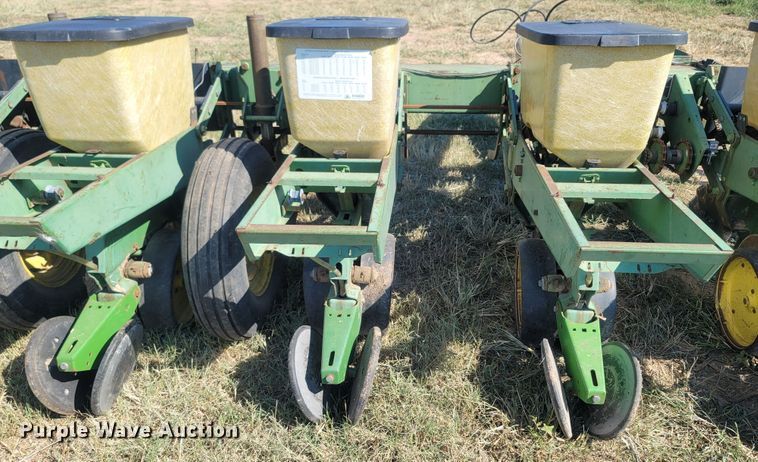 image for item LM9786 John Deere 7000  no-till planter