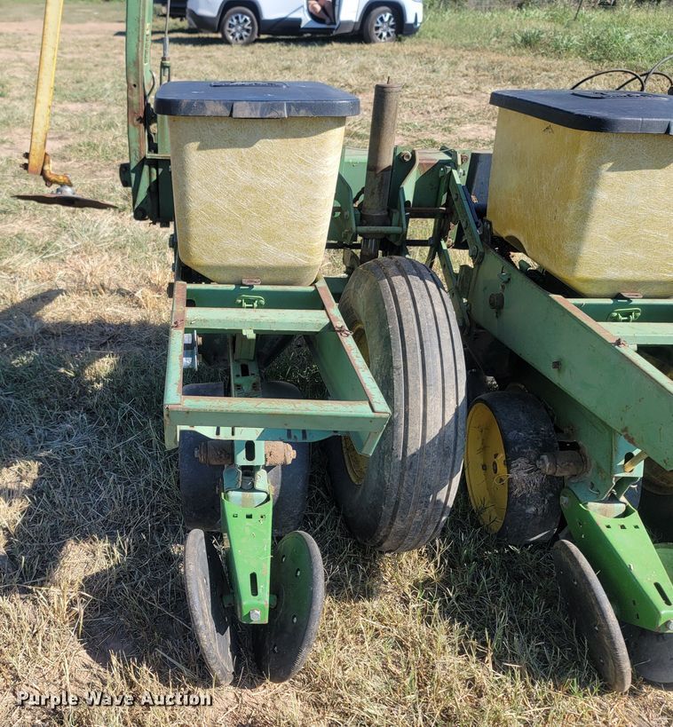 image for item LM9786 John Deere 7000  no-till planter
