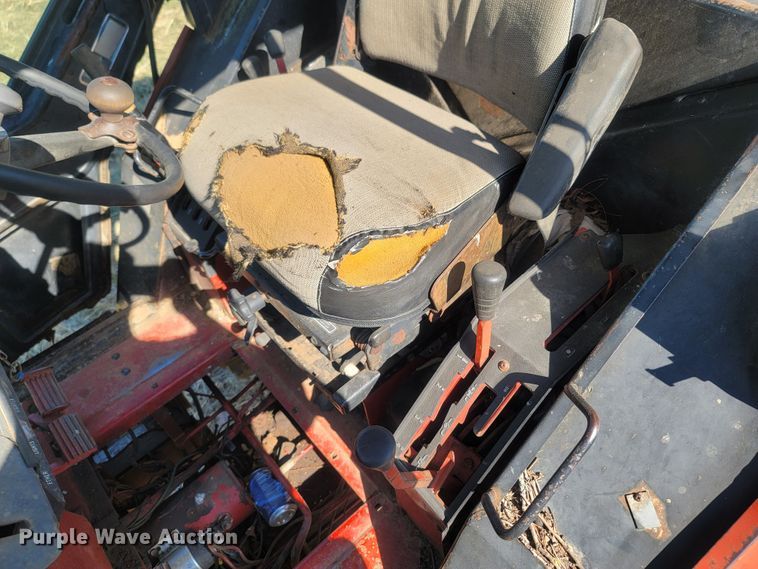 image for item LN9540 International 986  tractor