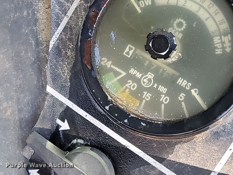 image for item LN9540 International 986  tractor