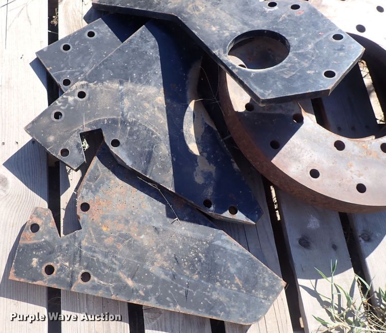 image for item LU9501 (2) ATI Camoplast tracks