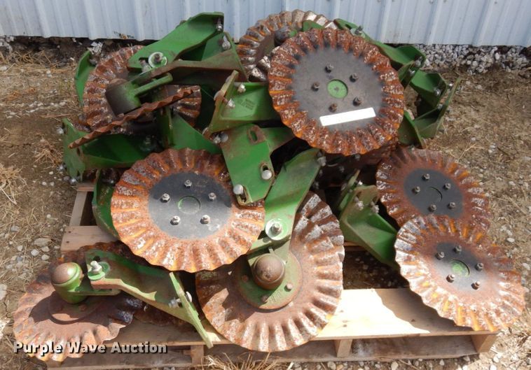 image for item LY9070 Approximately 24 John Deere coulters